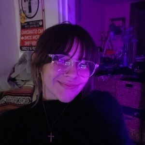 Meet your Posher, Alexia